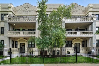 Building Photo - 4351 S King Dr