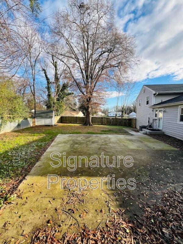 Building Photo - 936 Weaver Ave