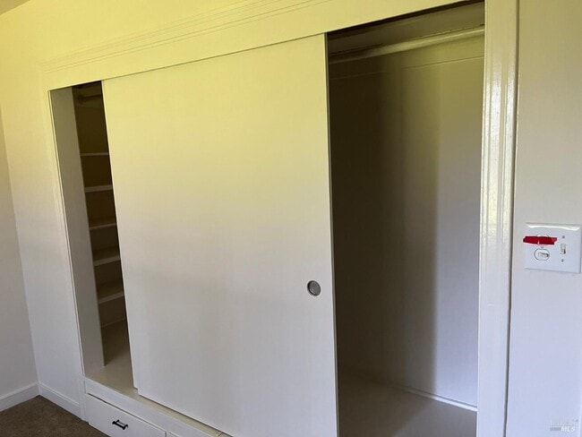 Building Photo - 20 Eucalyptus Rd
