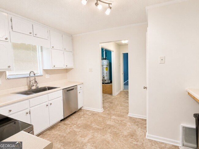 Building Photo - 157 Davidson Dr