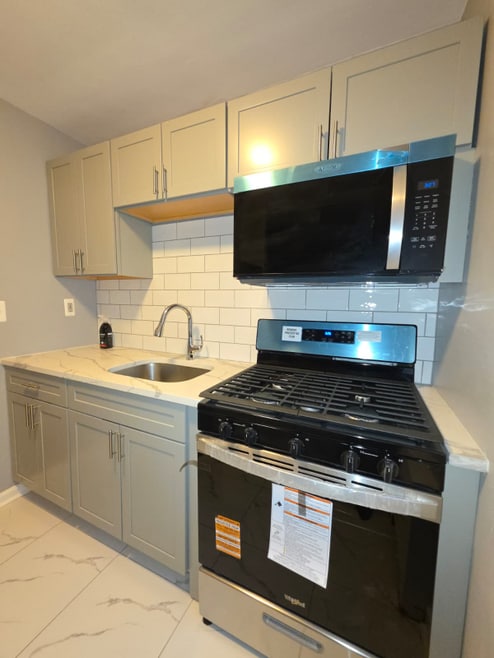 Building Photo - 165 Vroom St