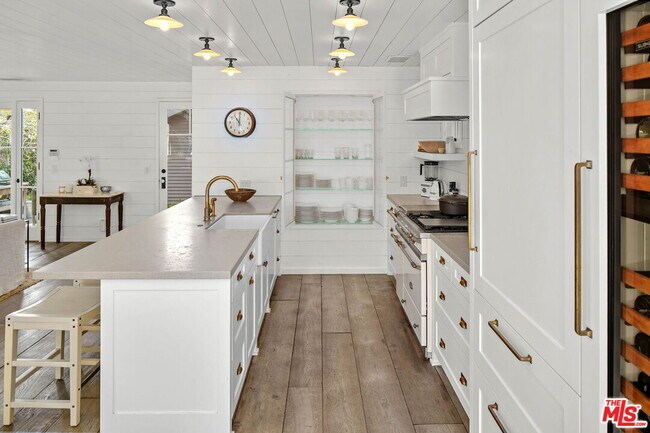 Building Photo - 821 Nowita Pl