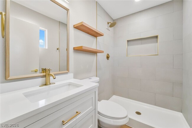 Building Photo - 517 Longtree Ave