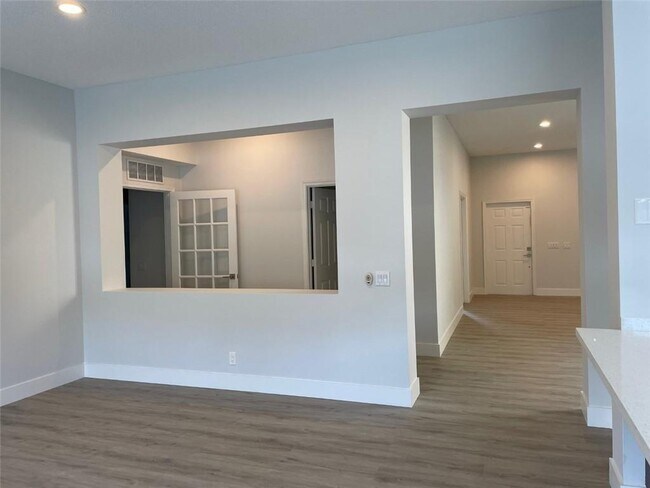 Building Photo - 4293 Laurel Ridge Cir