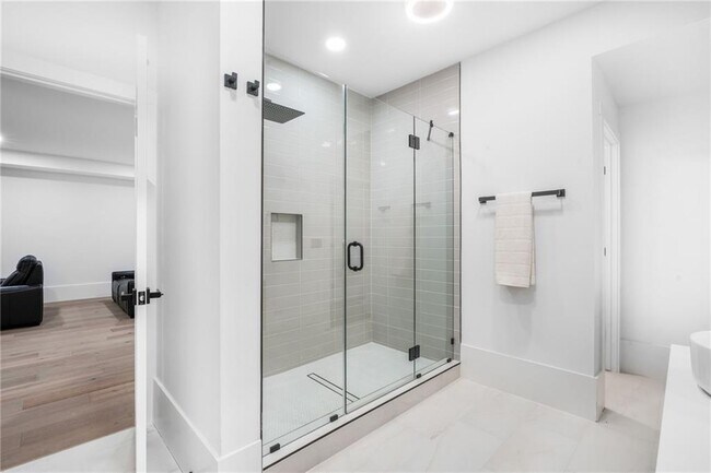 Building Photo - 507 Karen Ln