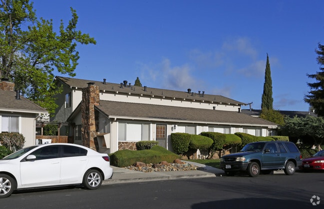 Building Photo - Parker Apartments