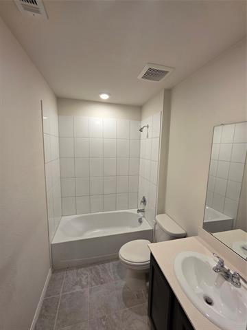 Building Photo - 207 Weatherboard Dr
