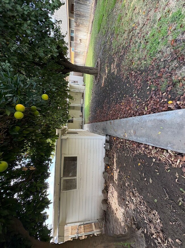 Building Photo - Charming Exeter Home Near Shopping Center ...