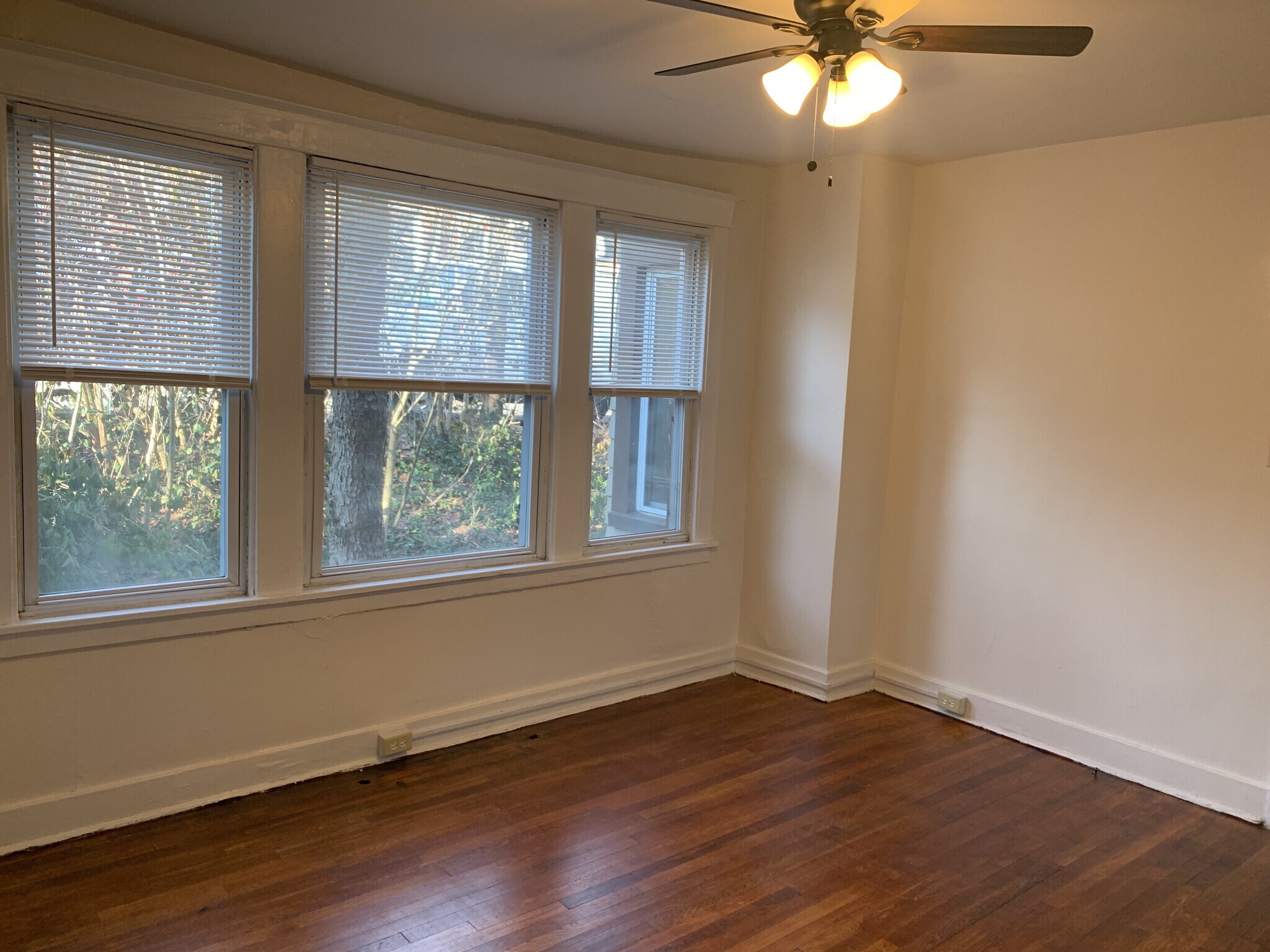 Building Photo - 5710 Beacon St