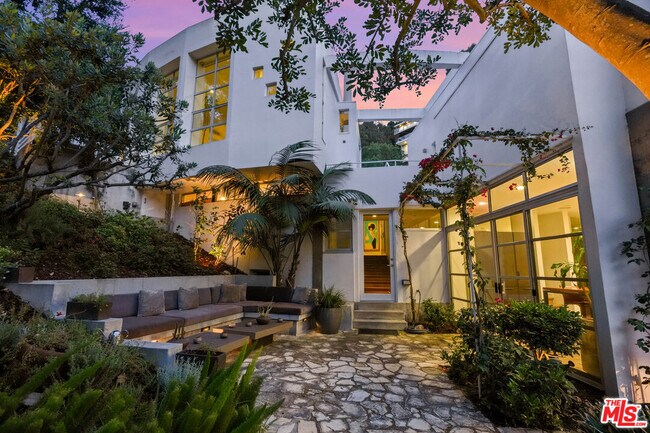 Building Photo - 7700 Willow Glen Rd