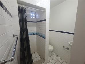 Building Photo - 1919 Thomas St