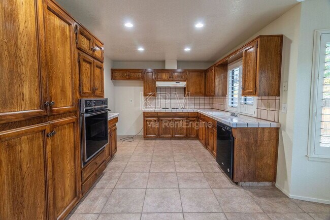 Building Photo - 9566 Scarboro Pl