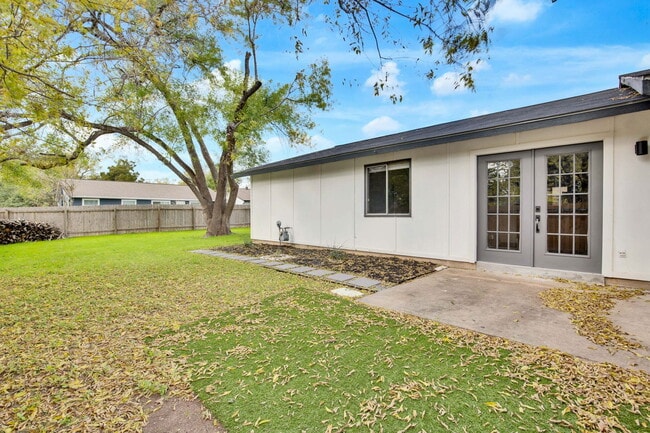 Building Photo - 7002 Skynook Dr