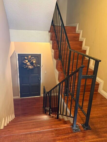 Building Photo - 104 N Wilson Ave