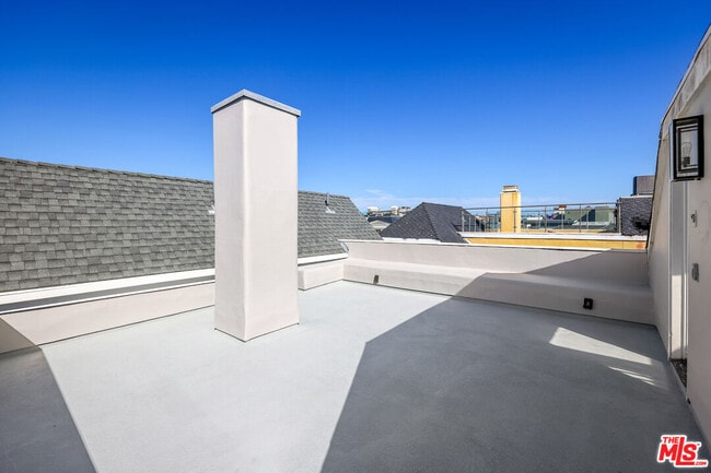 Building Photo - 4811 Roma Ct
