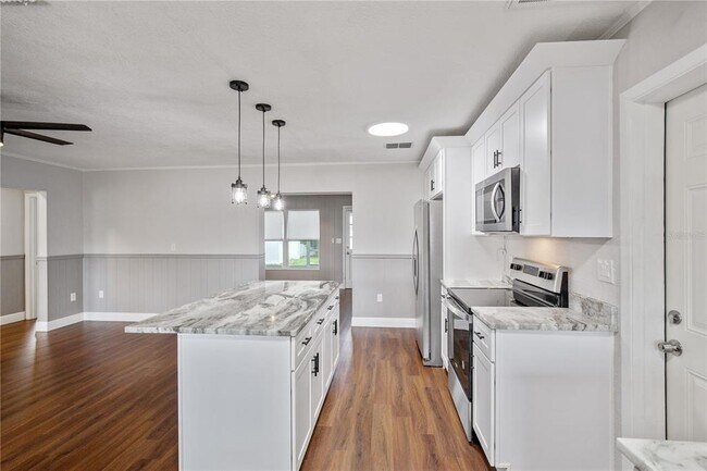 Building Photo - 29737 Seacol St