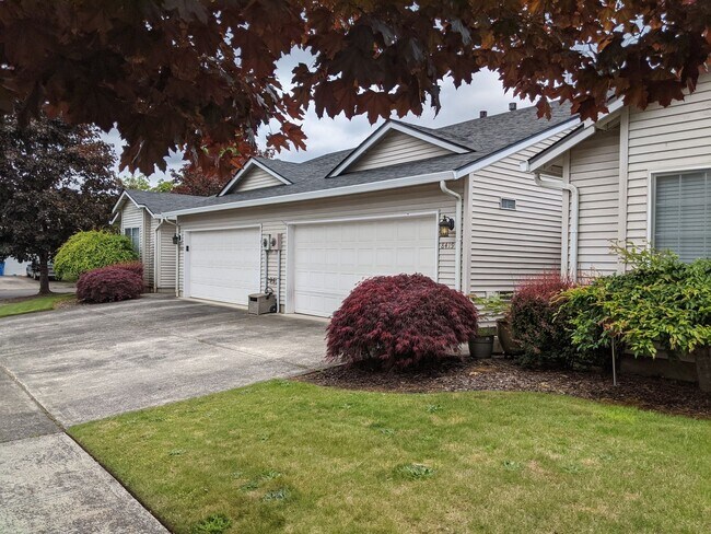 Building Photo - 8419/8421 NE 56th Street