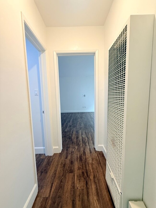 Building Photo - Prospect