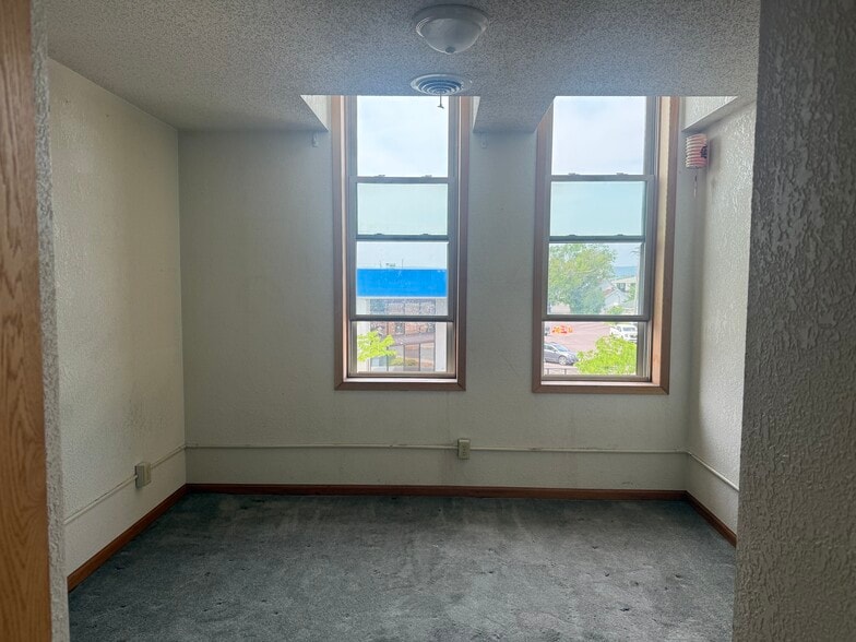 Building Photo - 1424 Tower Ave