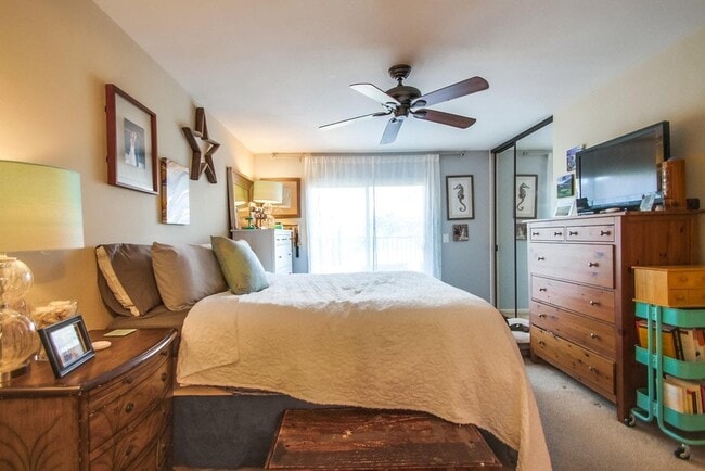 Building Photo - 3064 Avenida Christina