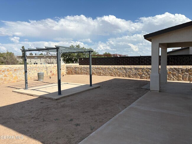 Building Photo - 11571 Leonor Duran St