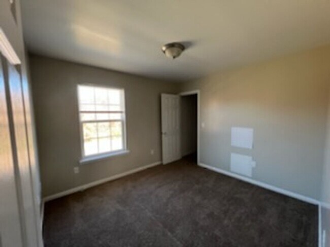 Building Photo - 16318 Holy Cross Ln