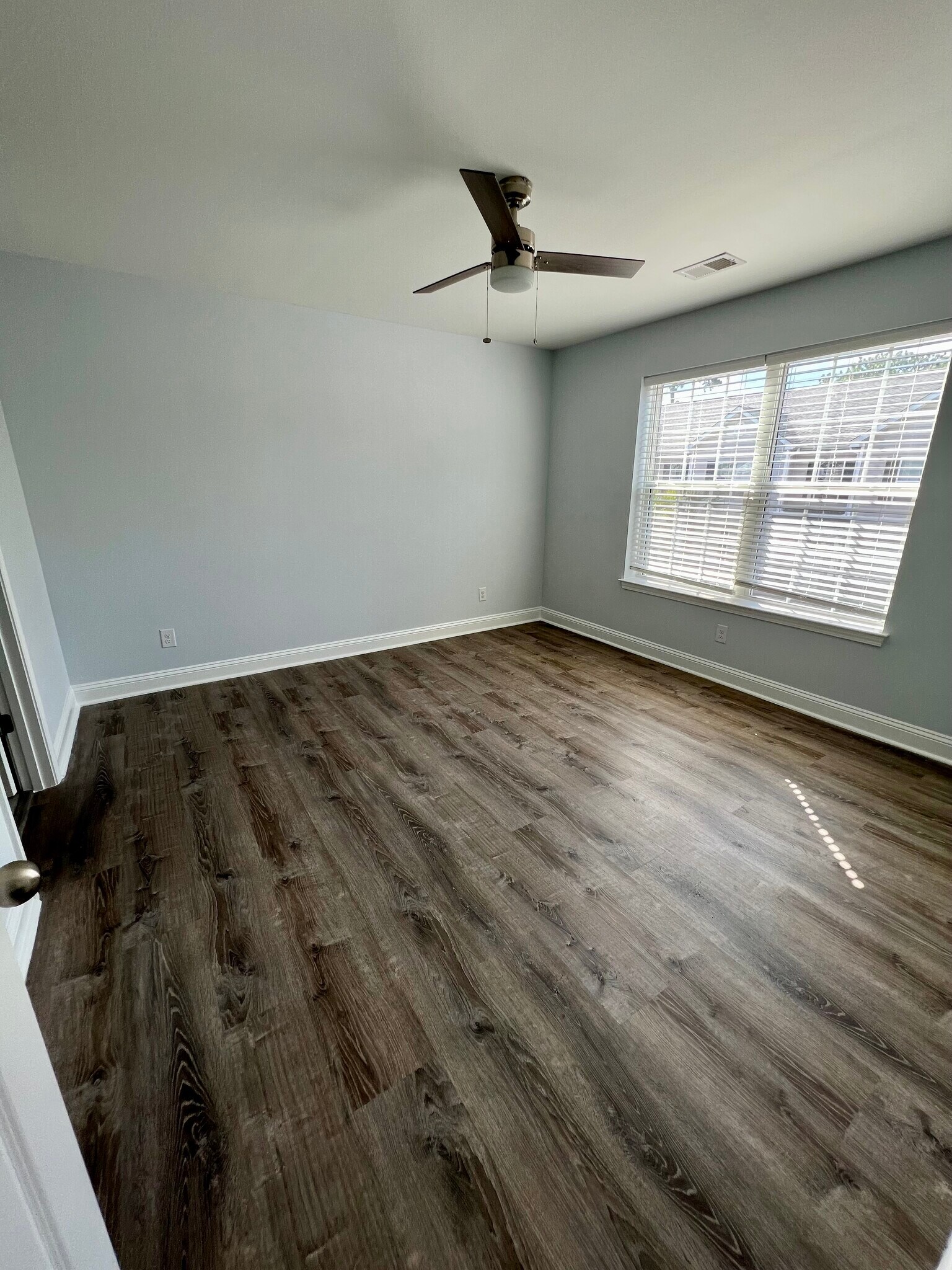 Building Photo - 609 37th Ave N