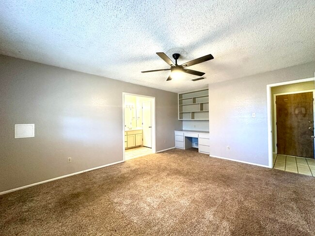 Building Photo - 7006 Vinton Ave