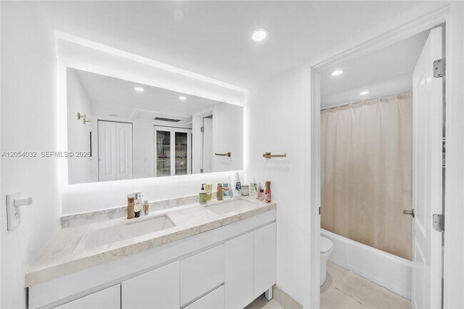 Building Photo - 11111 Biscayne Blvd