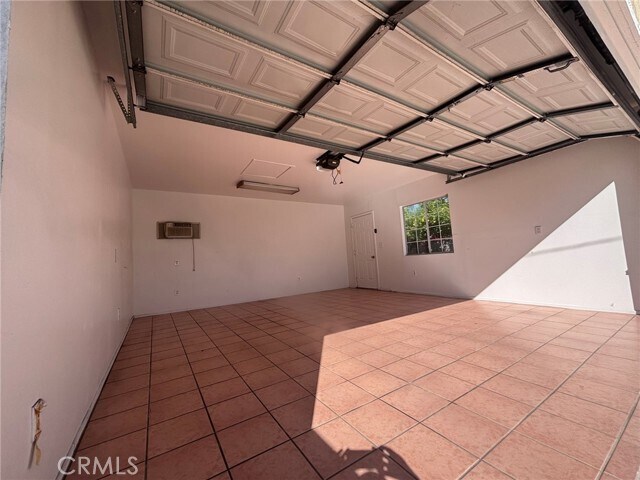 Building Photo - 9081 E Greenwood Ave