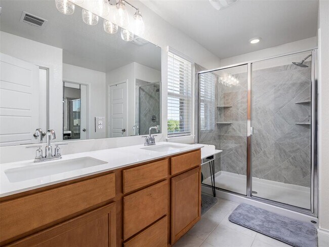 Building Photo - 7106 Summer Tanager Dr