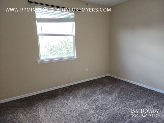 Building Photo - 8120 Banyan Breeze Way