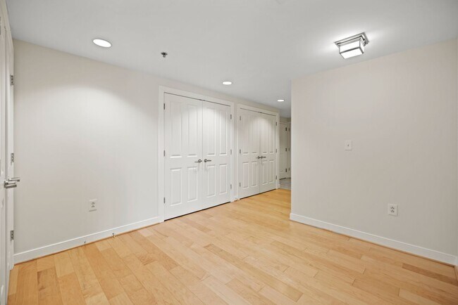 Building Photo - Gallery Place Large Studio | 1 Bath | 660 Sf