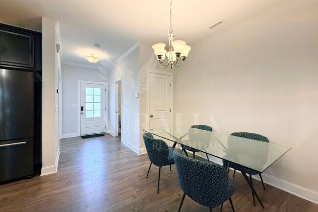 Building Photo - 1306 Farm Pond Trail