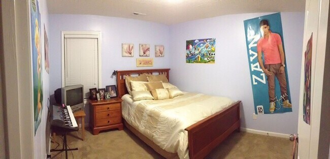 Building Photo - This beautiful home in New Bern