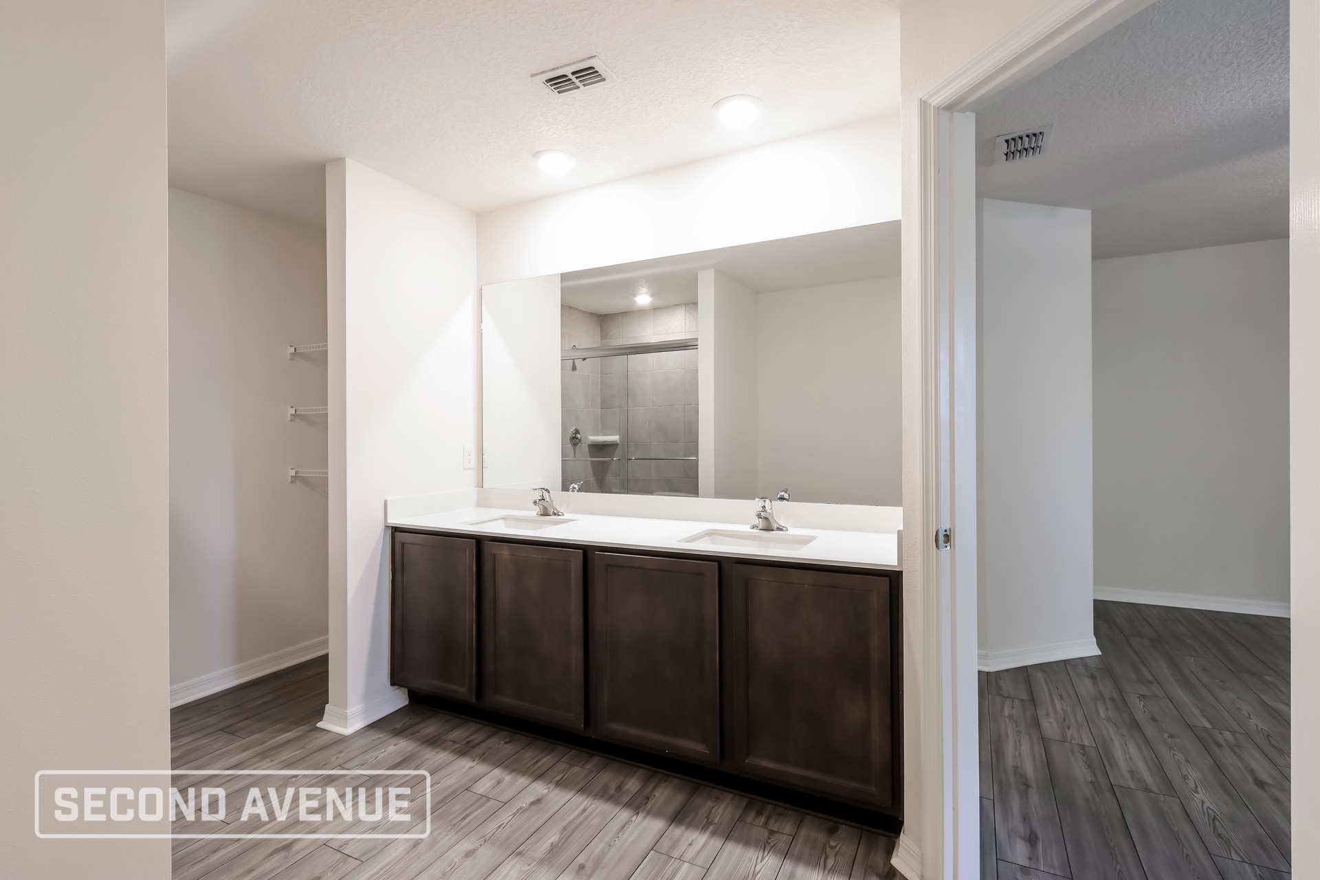 Building Photo - 3399 Lakeland Ave