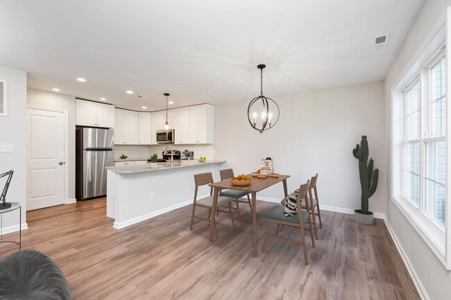 Building Photo - 2740 Village Dr