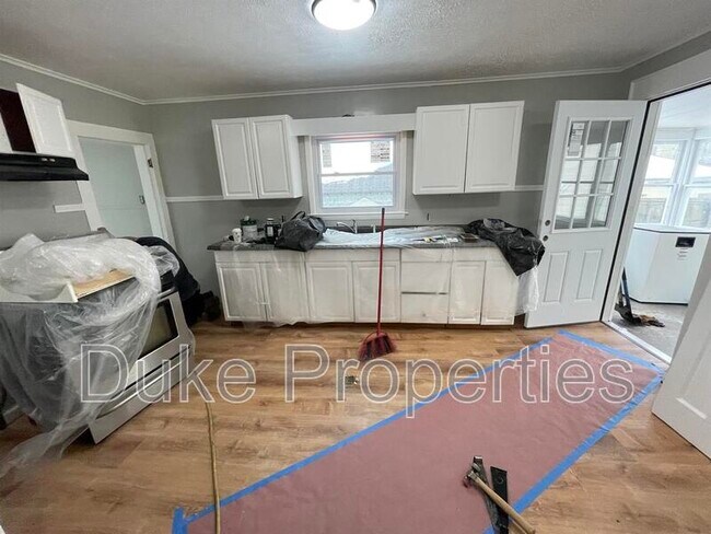 Building Photo - 5 Sheridan St