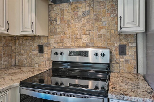 Building Photo - 1846 SE Lake Weir Ave