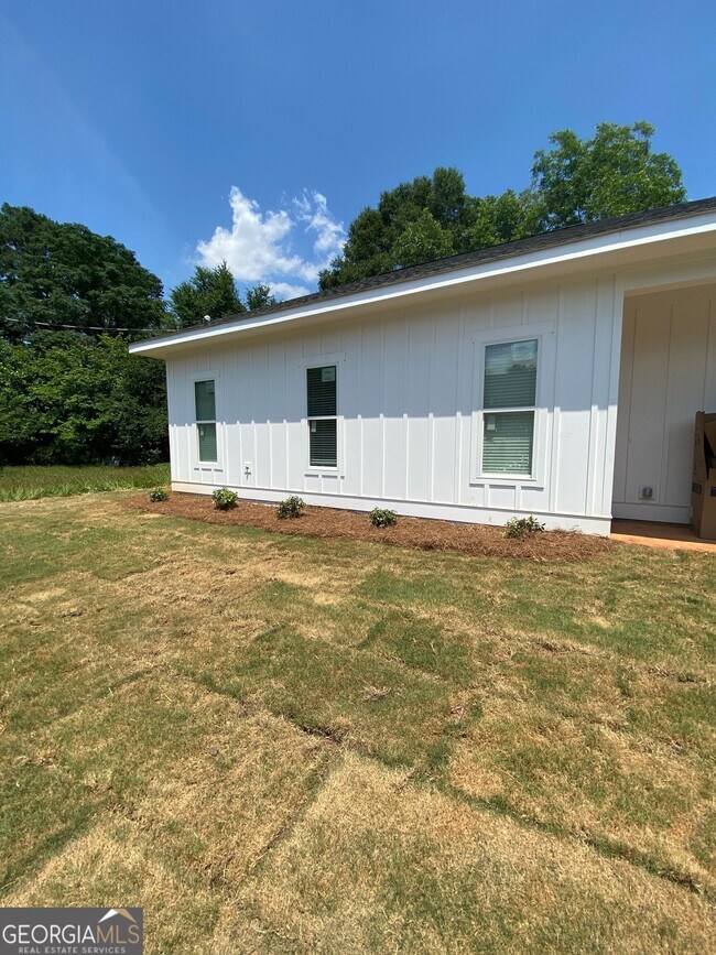 Building Photo - 255 Bailey St