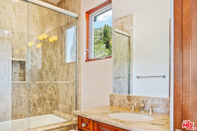 Building Photo - 4440 Encinal Canyon Rd