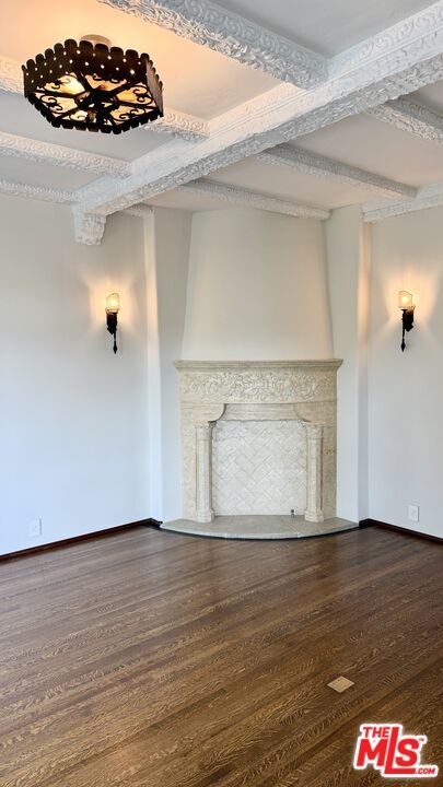 Building Photo - 1302 N Sweetzer Ave