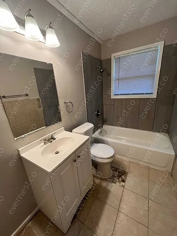 Building Photo - 3737 Bishop Ave