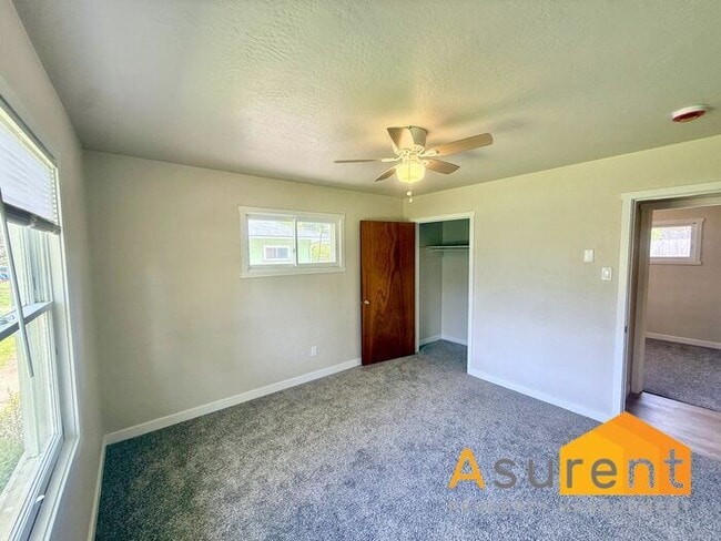 Building Photo - Freshly Renovated 3-Bedroom, 1-Bath Duplex in Ashland