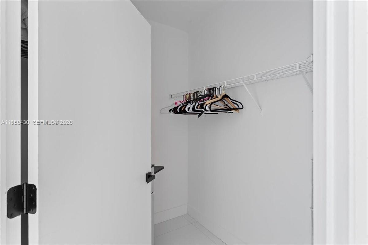 Building Photo - 1900 N Bayshore Dr