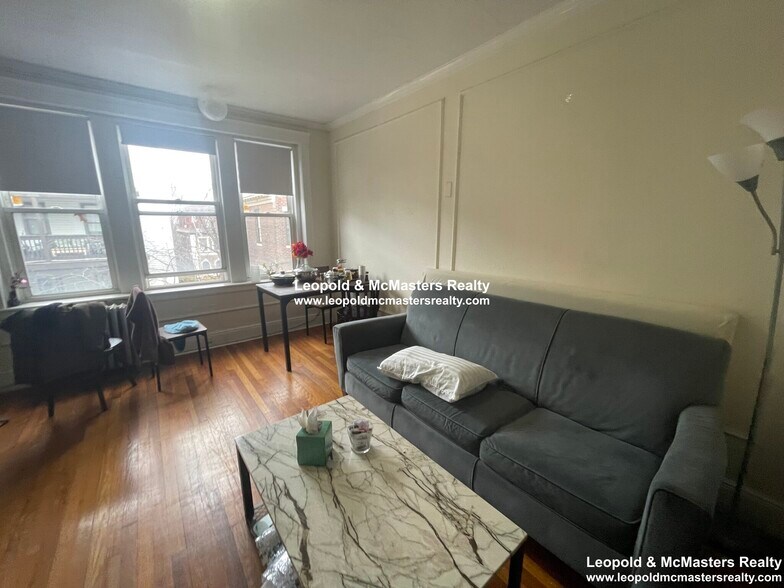 Building Photo - 11 Vinal St