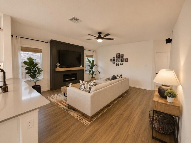 Building Photo - 208 Longbridge Dr