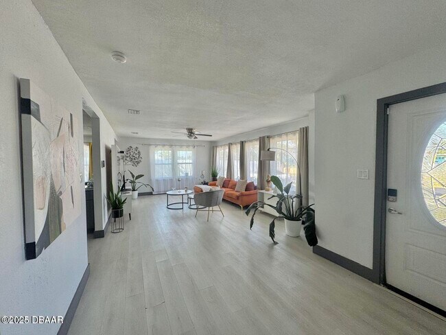 Building Photo - 326 Ribault Ave