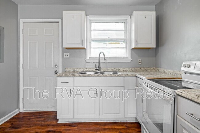 Building Photo - 1528 Lincoln St