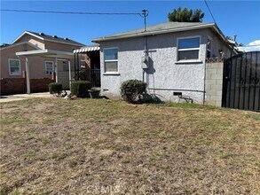 Building Photo - 933 W Arbutus St